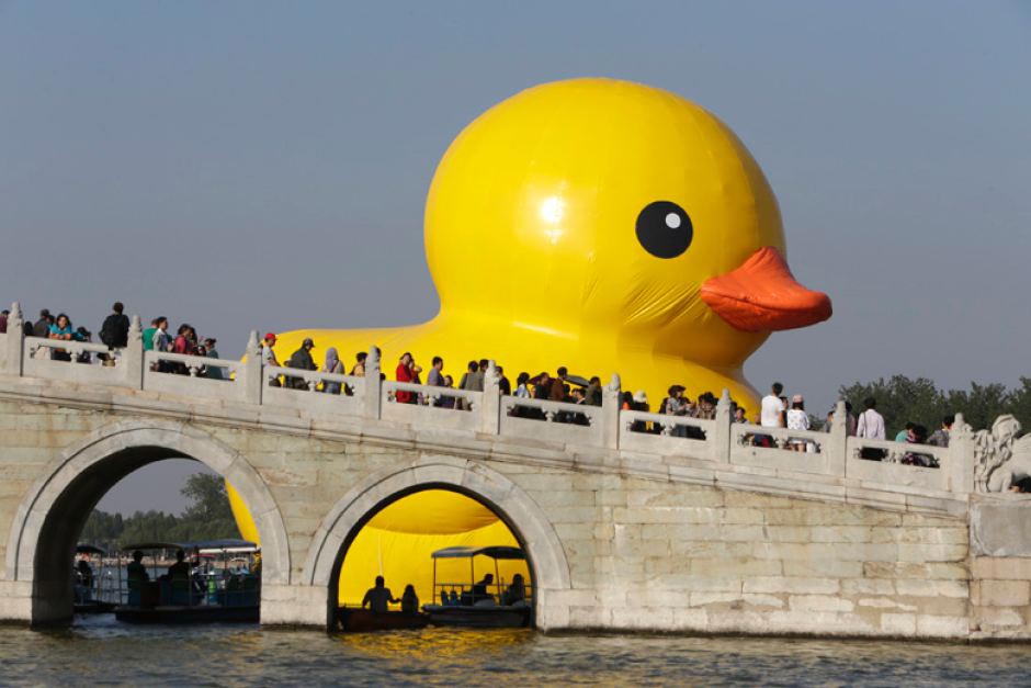 An inflated Rubber Duck by Dutch conceptual artist Florentijn Hofman