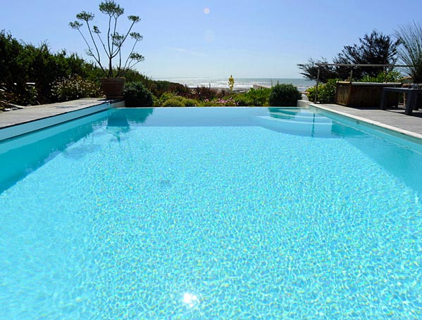 Image d'une piscine en France