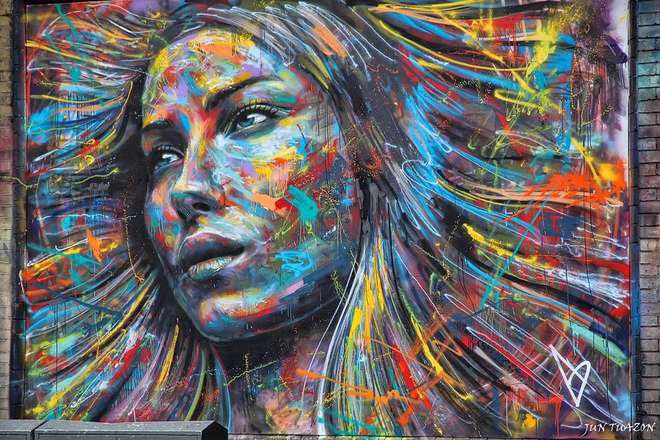 visage-femme-graffiti